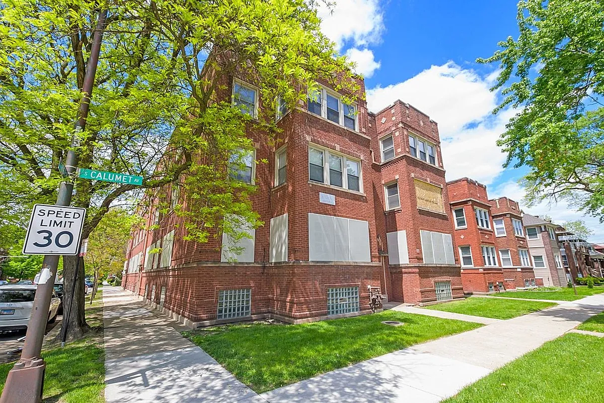 Building Photo - 7556-58 S. Calumet Ave. / 320-28 E 76th St.