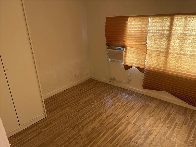 8556 Berkley Dr — Photo 4