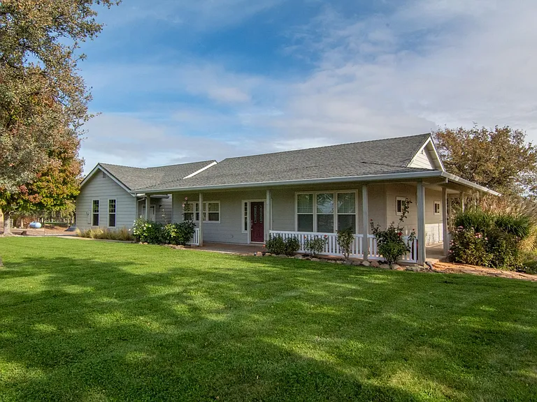 18830 Blythe Way — Photo 1