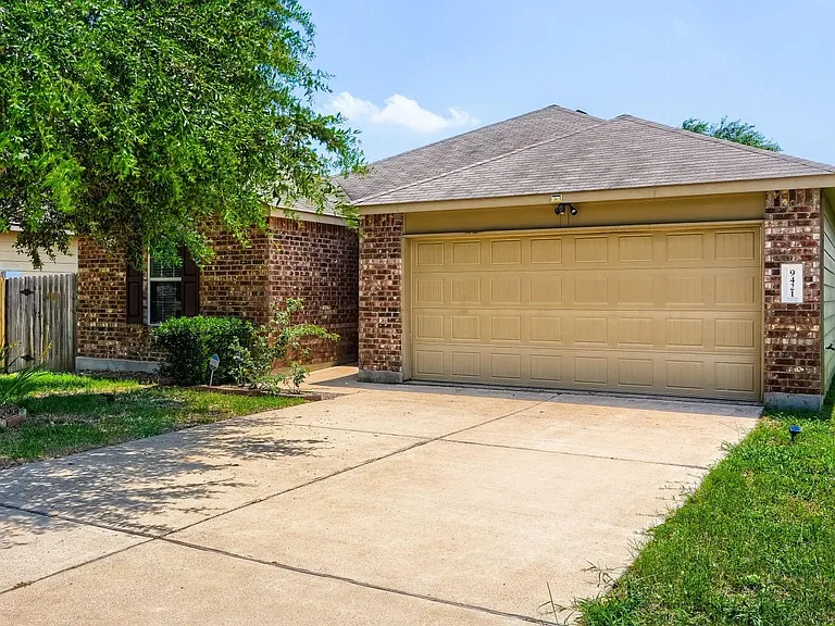 9421 China Rose Dr — Photo 2