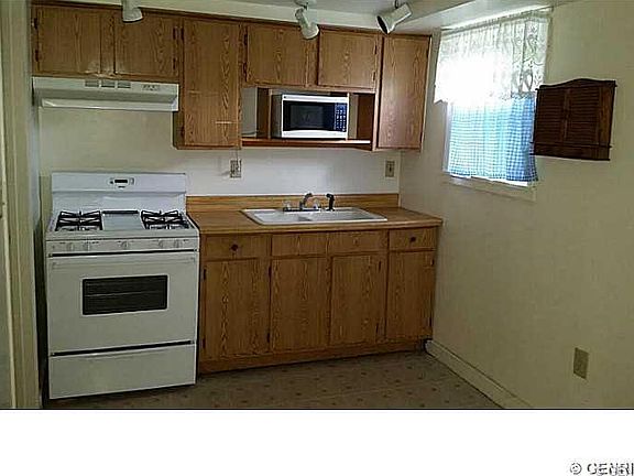 3rd image of 153 Dye St