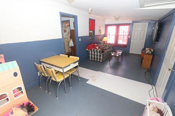 3rd image of 307 N Will St