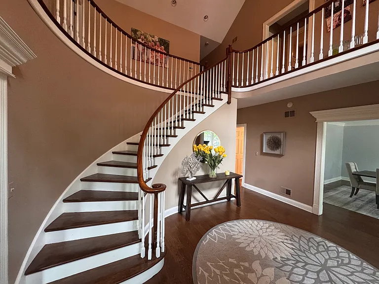 1614 Guthrie Cir — Photo 2