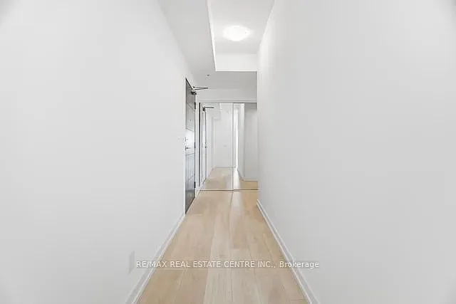 75 James St S #2801 — Photo 5