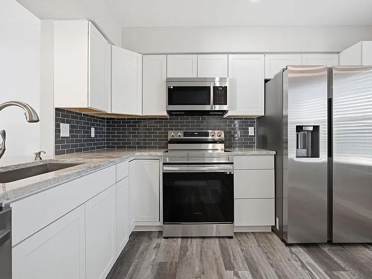 3670 Essex Pond Quay — Photo 1