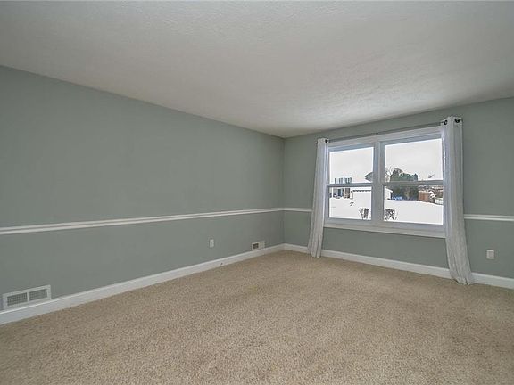 4th image of 106 Widgedon Lndg