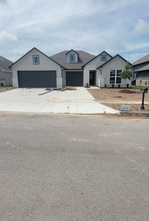 1st image of 3905 W Laredo St