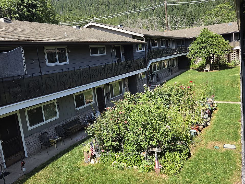 2nd image of 5526 Dunsmuir Ave APT 15