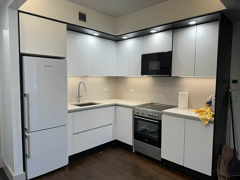 150 Lenox Rd #6C — Photo 3