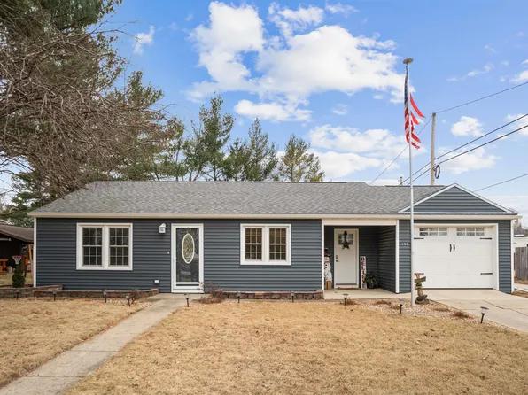 135 2nd St S, Maynard, IA 50655