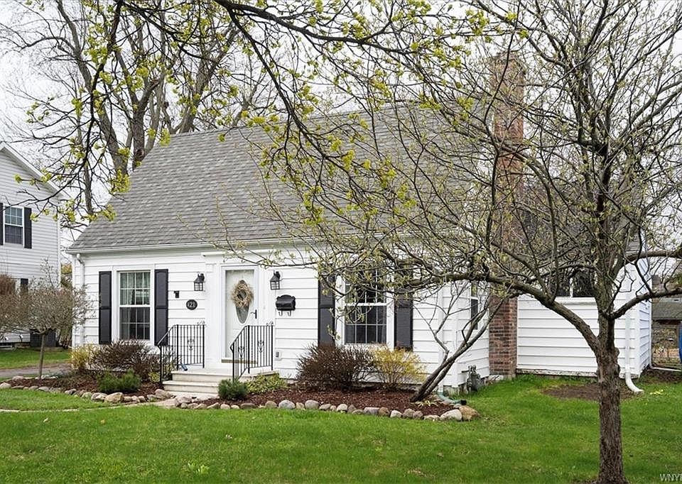 1st image of 421 Huxley Dr