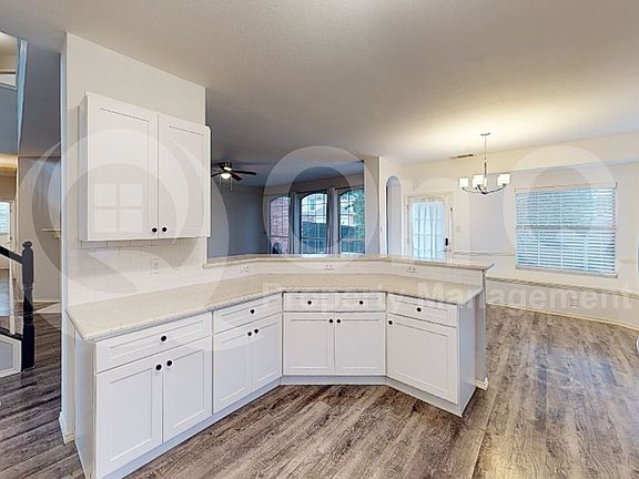5th image of 4205 Holly Dr