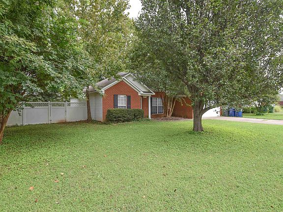 3rd image of 5998 Vinemont Dr NW
