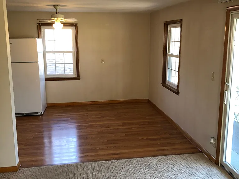 879 Genesee Ave NE #2 — Photo 2