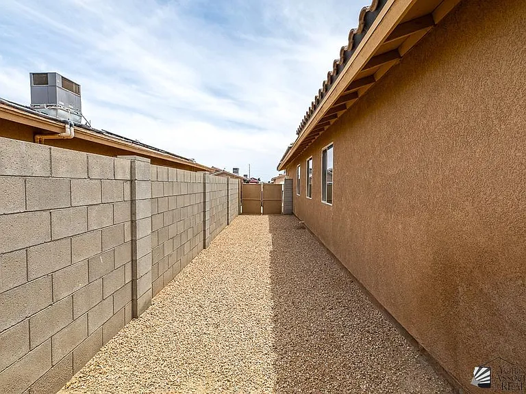 7120 E 36th Pl — Photo 24