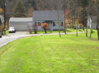 20 Schoolhouse Rd, Bradford, PA 16701