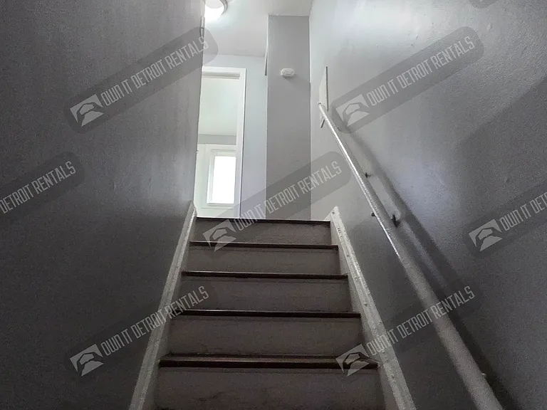 2746 Ewald Cir — Photo 11