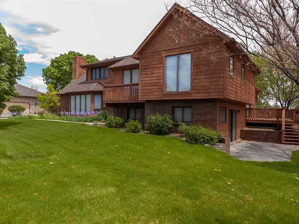 1st image of 744 Continental Dr