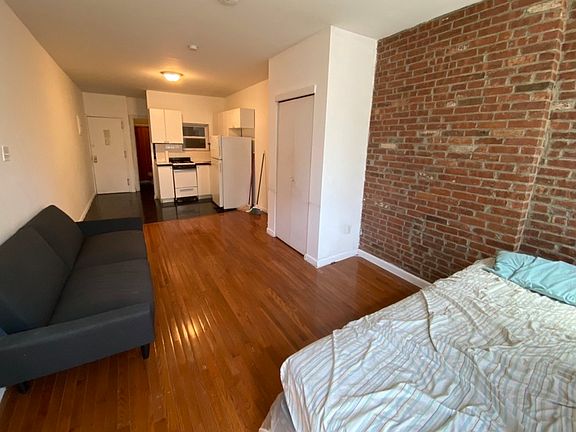 4th image of 416 W 47th St #3DR