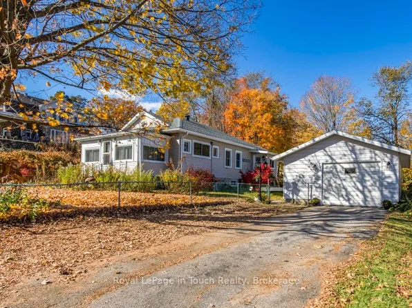 450 Assiniboia St, Tay, ON L0K 1R0