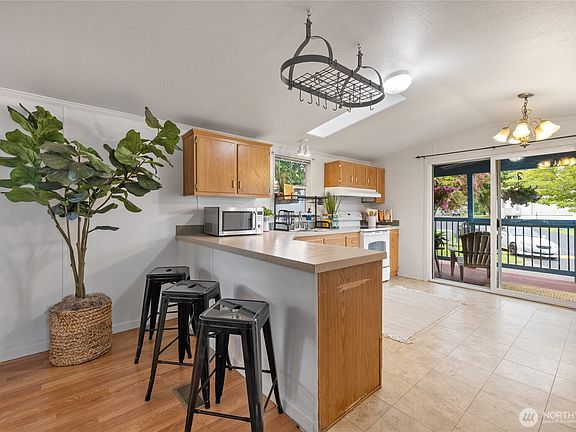 5th image of 20403 9th Avenue E #23