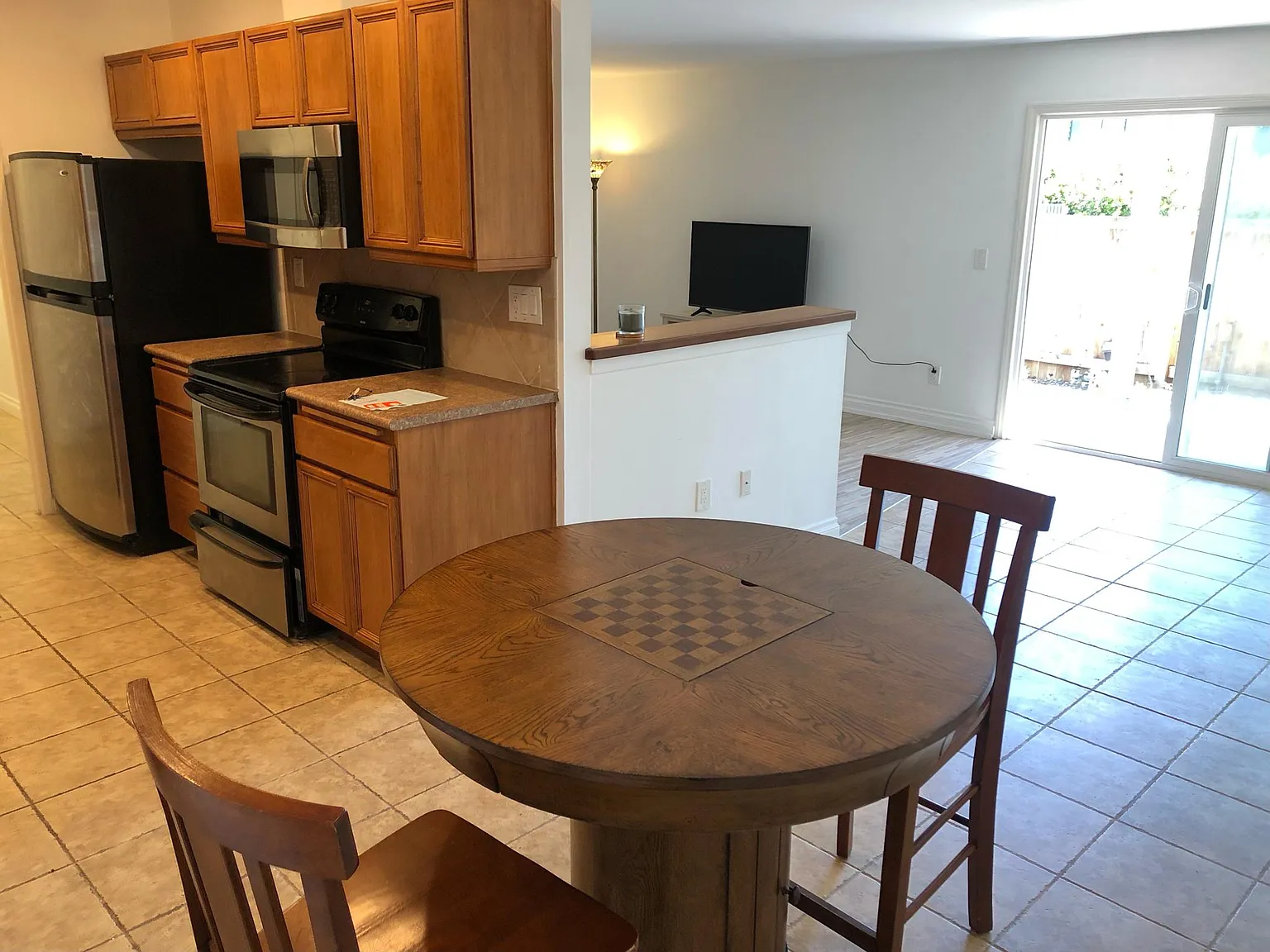 3 bed, 1459 sqft, $4,000 — Photo 2