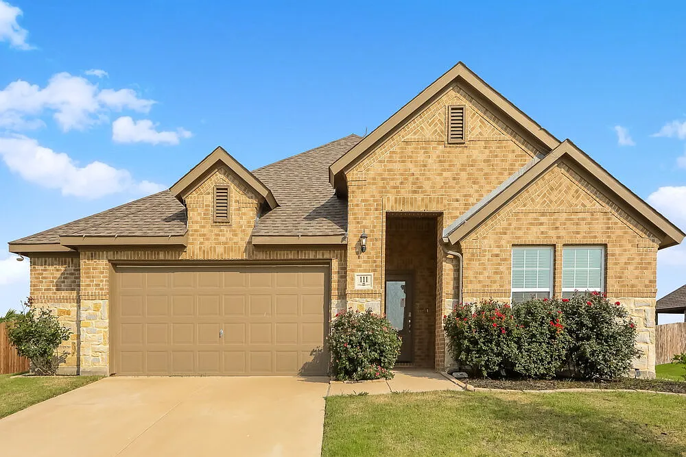 4 bed, 3.0 bath, 2206 sqft, $2,630 — Photo 1