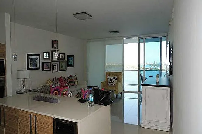 2020 N Bayshore Dr #2405-1-2405 — Photo 3