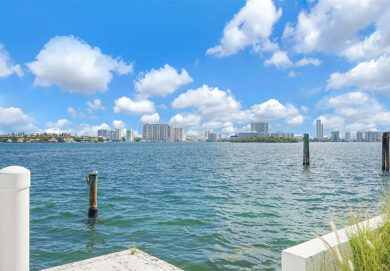 Hibiscus Island — Photo 3