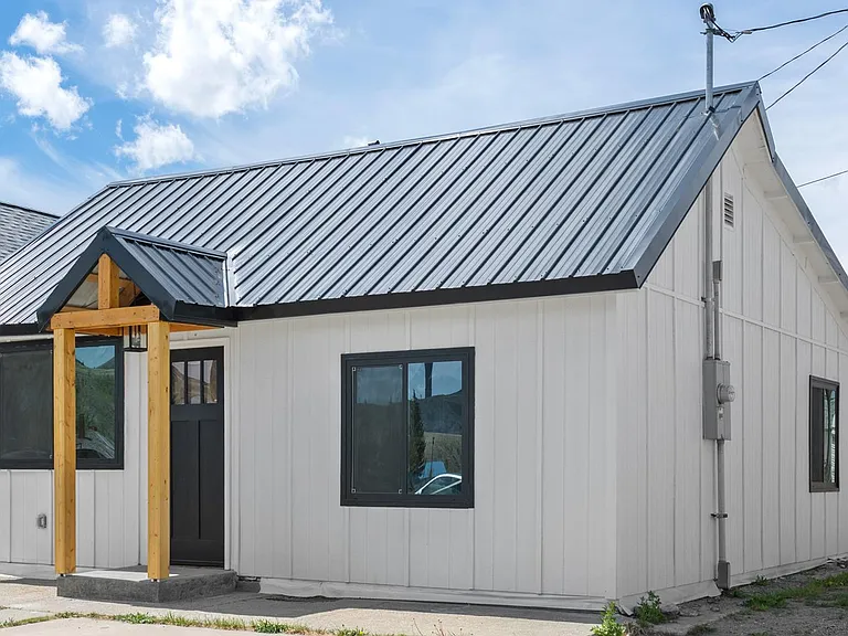 210 Monroe St — Photo 25