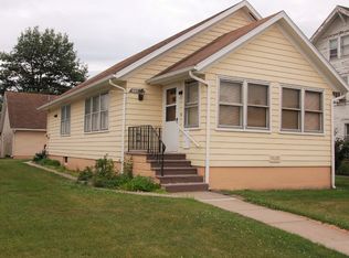 605 3rd St, Victor, IA 52347