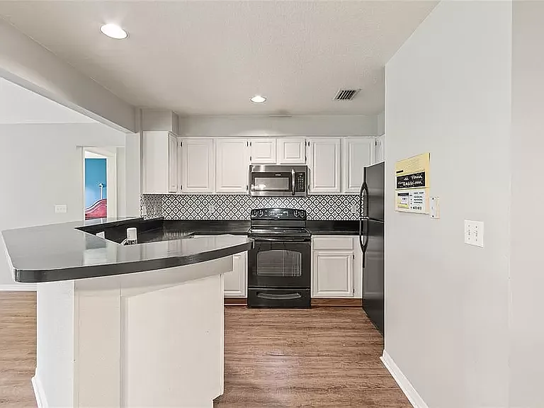 2 bed, 1250 sqft, $2,000 — Photo 4