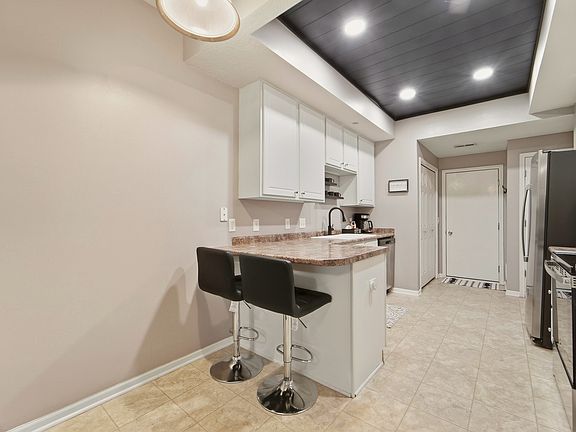 5th image of 1120 NE 7th Ln