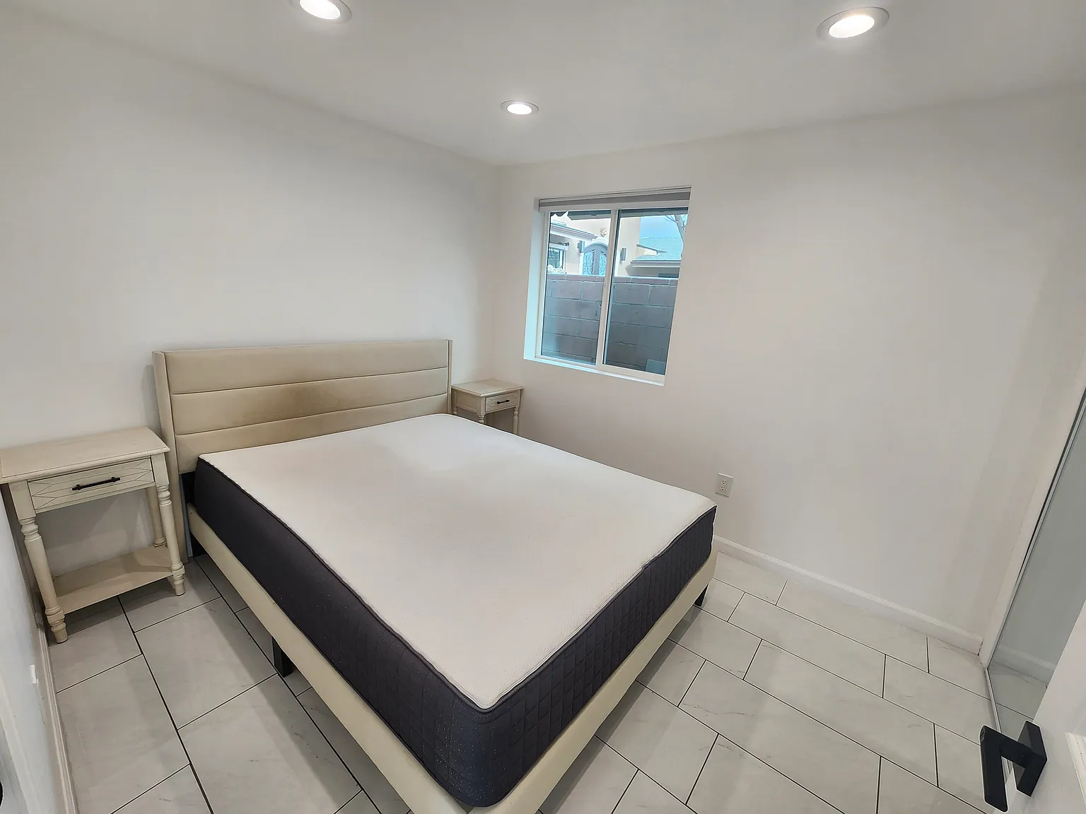 1 bed, 440 sqft, $2,000 — Photo 2