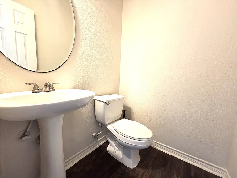 2202 Cherry Hill Ct — Photo 9