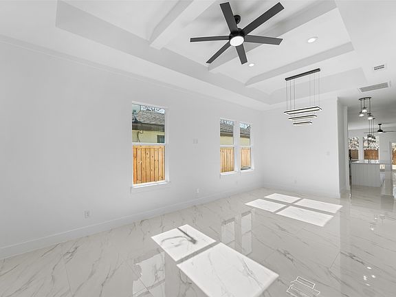 5th image of 4107 Vineyard Dr