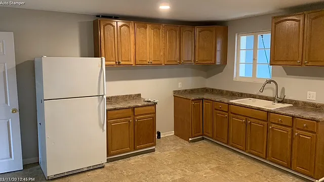 370 W Commercial St #1 — Photo 5