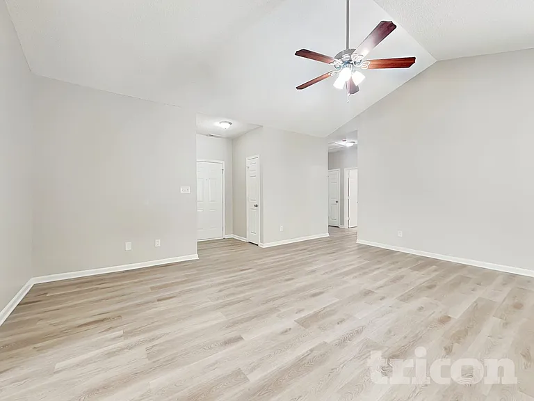 309 Patrick Ave SW — Photo 2