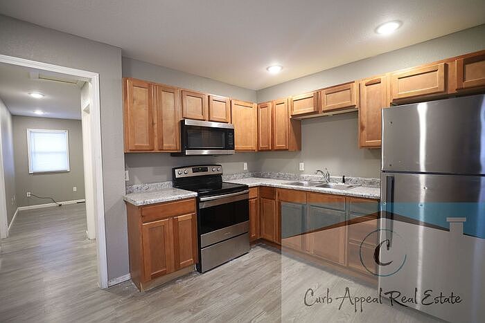 1st image of 2419 Dudley St #15