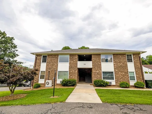 1707 N Main St APT C4, Mount Airy, NC 27030