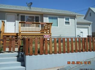 817 Ridge Ave, Rock Springs, WY 82901