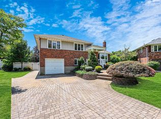 2502 Lloyd Ct, North Bellmore, NY 11710