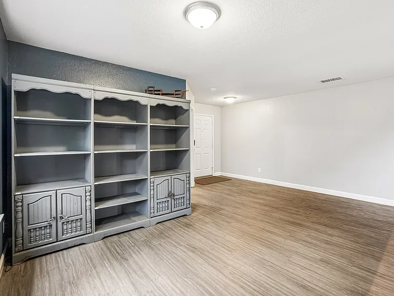 1220 Mockingbird Dr — Photo 4