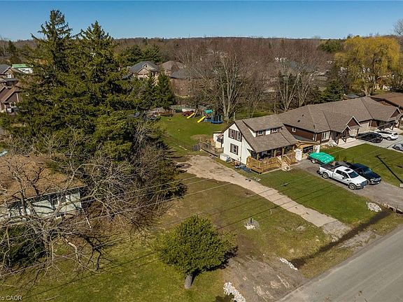 4th image of 815 Foss Rd