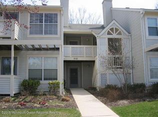 11 White Oak Ct, Howell, NJ 07731