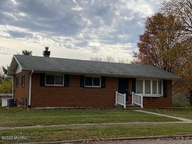1st image of 44 W Lynwood Blvd