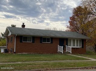 44 W Lynwood Blvd, Hillsdale, MI 49242