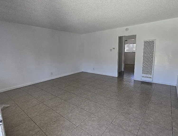 771 Spruce Ave #K & E — Photo 7