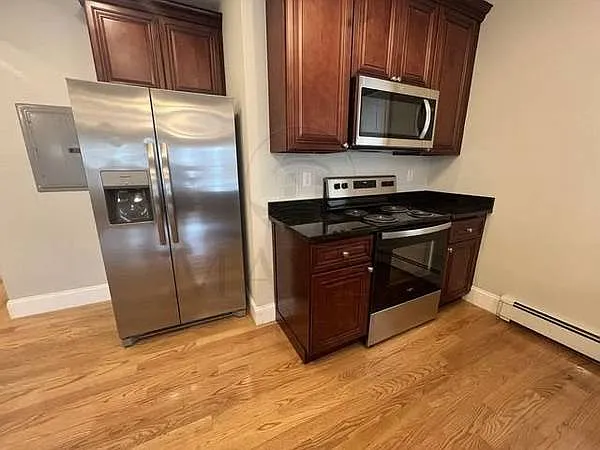 5 bed, 5.5 bath, $1,200 — Photo 3