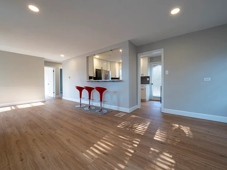 2880 Oneida St — Photo 4